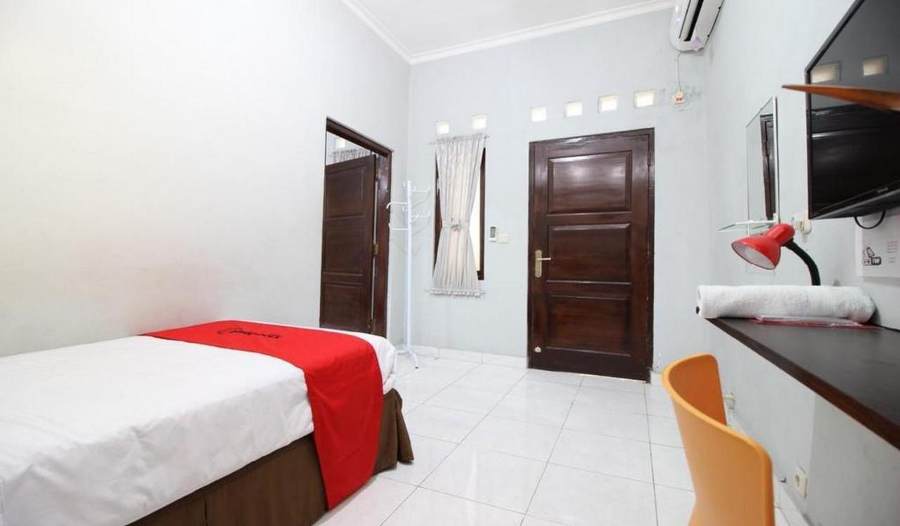 Reddoorz Plus @ Hotel Star 88 Jogyakarta Zewnętrze zdjęcie