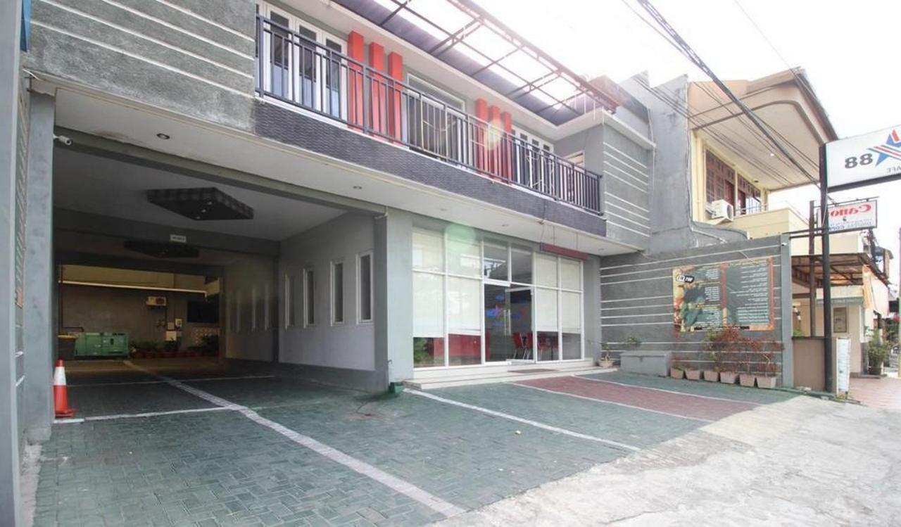 Reddoorz Plus @ Hotel Star 88 Jogyakarta Zewnętrze zdjęcie
